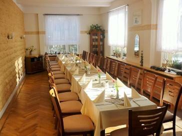 Hostal Hotel Waldhaus-hutzelh�h