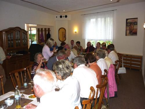 Hostal Hotel Waldhaus-hutzelh�h
