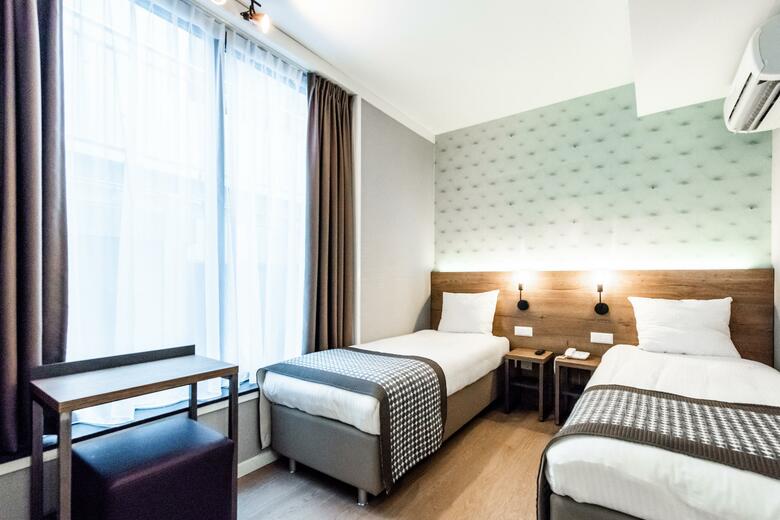 Melrose Hotel