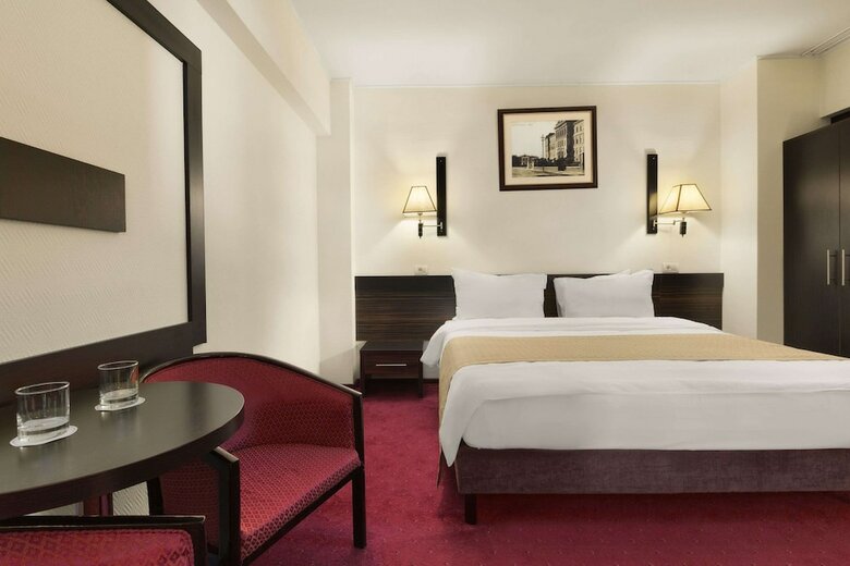 Hotel Ramada By Wyndham Iasi City Centre