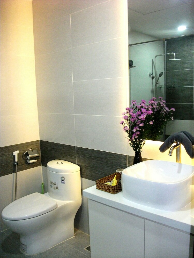 Five Star Studio Apartment Near Airport