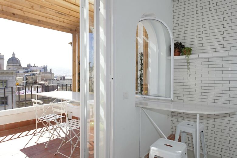 1416 - The Green Blooming Apartment