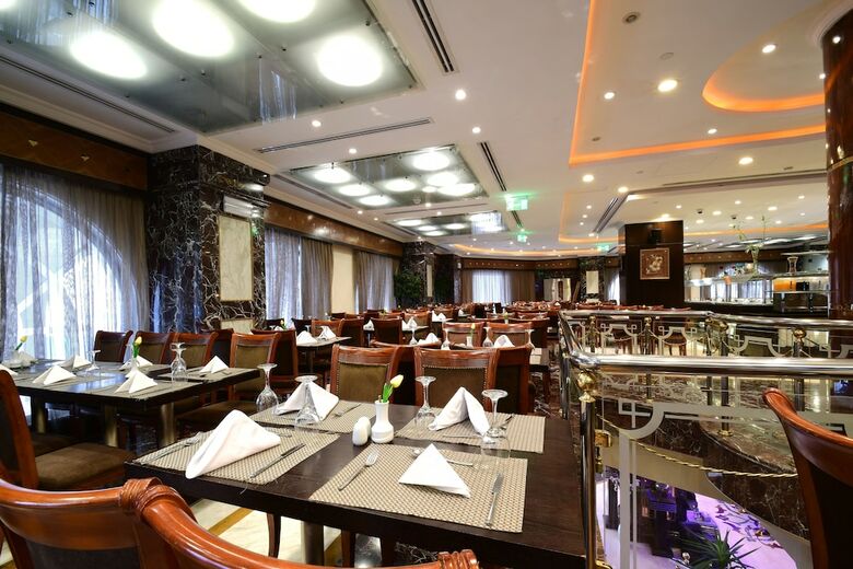 Hotel Golden Tulip Al Mektan