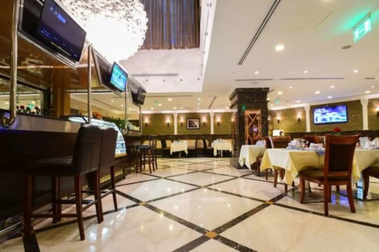 Hotel Golden Tulip Al Mektan