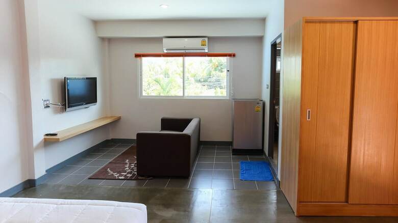 Hotel Bangtao Guest House