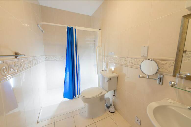 Gwesty'r Marine Hotel & Spa
