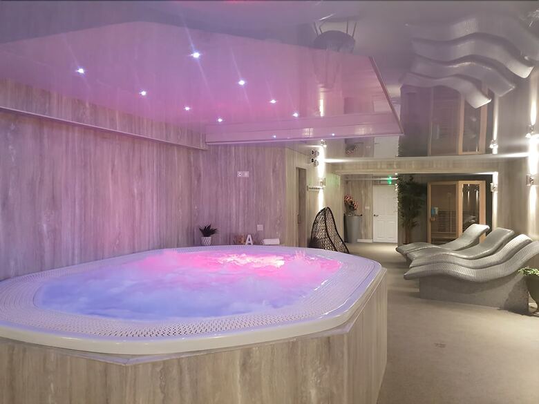 Gwesty'r Marine Hotel & Spa