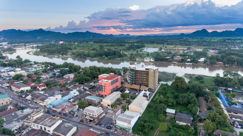 Natee The Riverfront Hotel Kanchanaburi