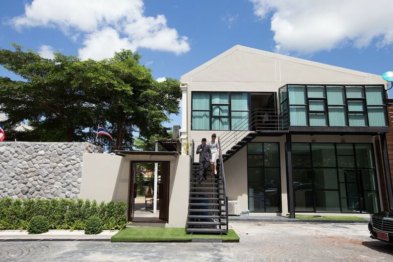 Natee The Riverfront Hotel Kanchanaburi
