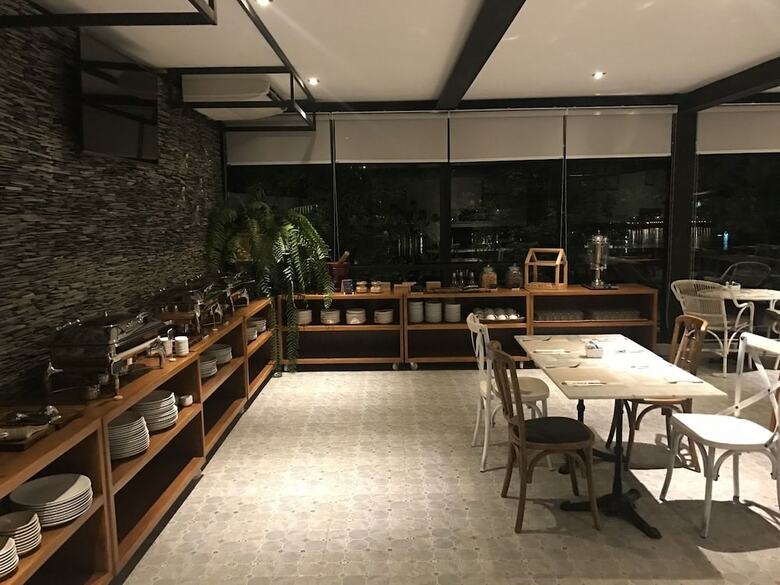 Natee The Riverfront Hotel Kanchanaburi