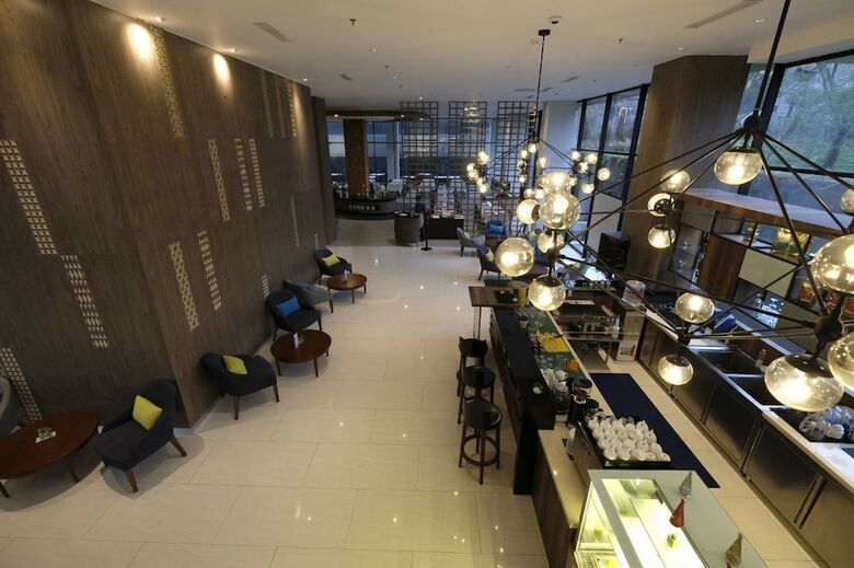 Hotel Ayola Lippo Cikarang