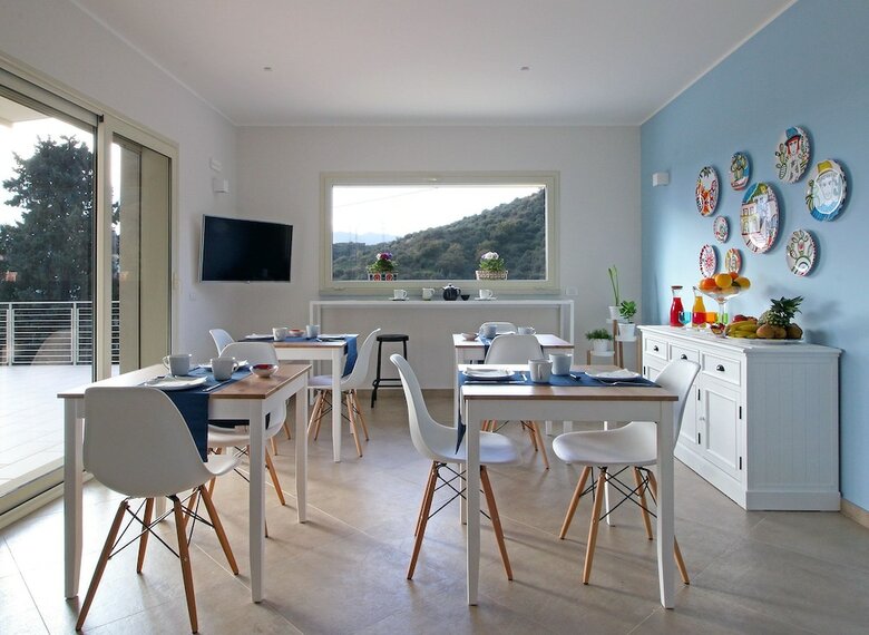 Hotel Sik� Holiday Home