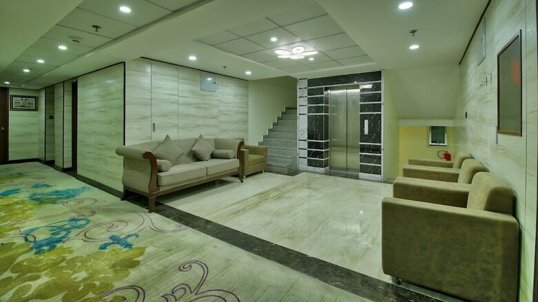 Hotel Polo Inn & Suites