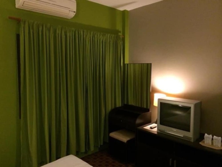Hotel Baan Chomphu