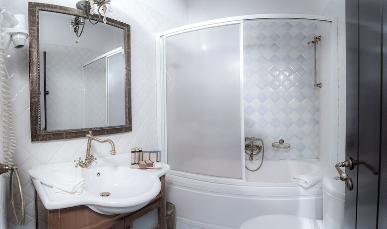 Hotel Ostra Mainalon Luxury Suites