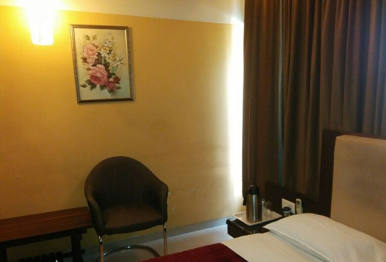 Hotel Basera