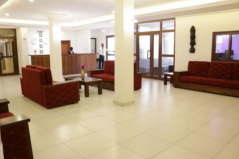 Coconut Grove Sakumono Hotel