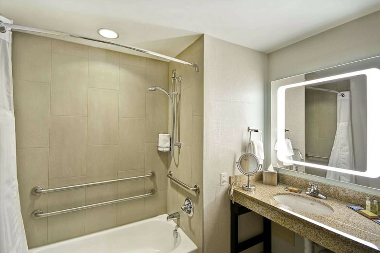 Hotel Doubletree By Hilton Chicago Midway Airport