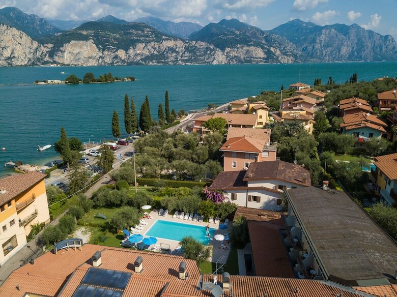 Villa Isabella Hotel & Residence