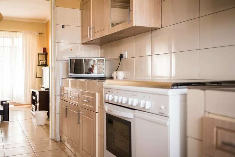 Apartamentos J12 Residence