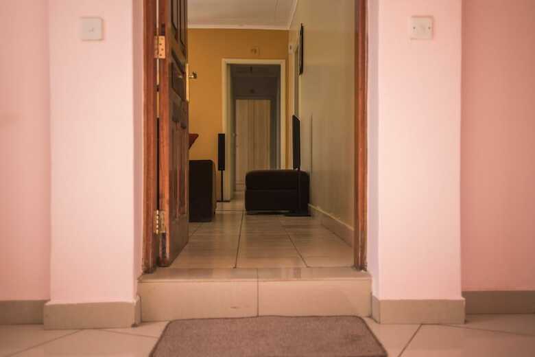 Apartamentos J12 Residence