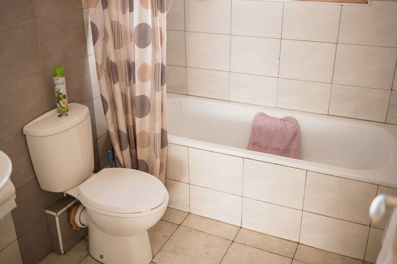 Apartamentos J12 Residence