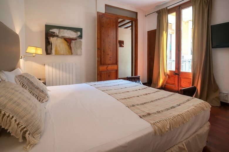 Habitat Apartments Ferran