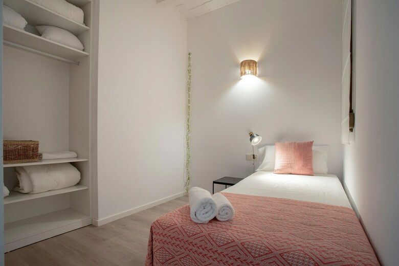 Habitat Apartments Pl. Espa�a Balconies