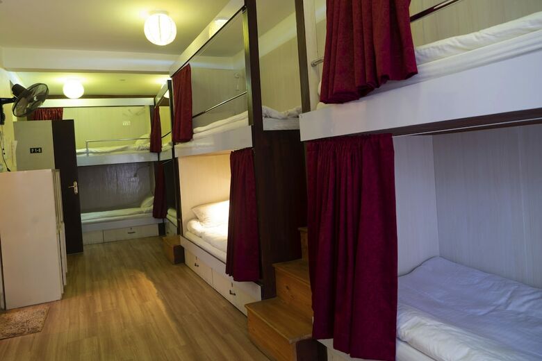 Hostal The Glasshouse Hotel & Hostel