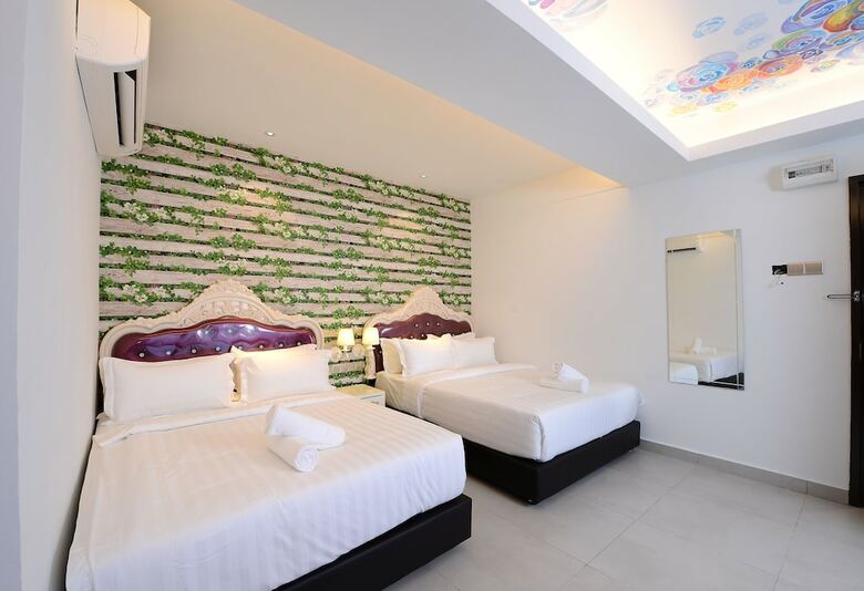 Hotel de Art Usj 21