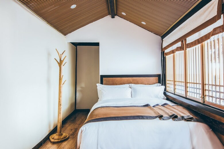 Dengfeng Qingjing Courtyard Hotel