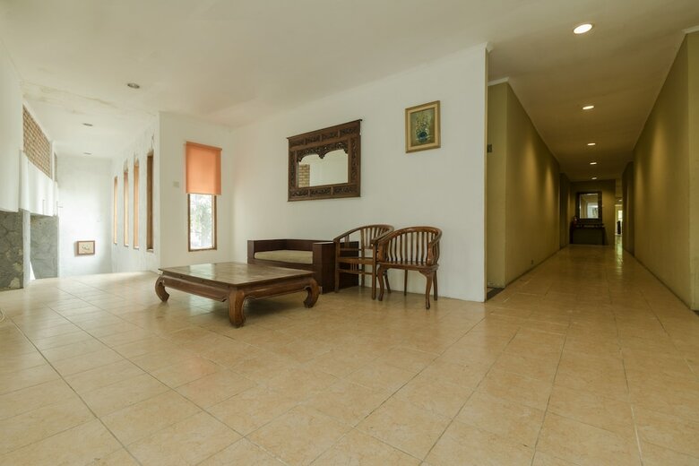Hotel Reddoorz @ Desa Cijulang Sentul
