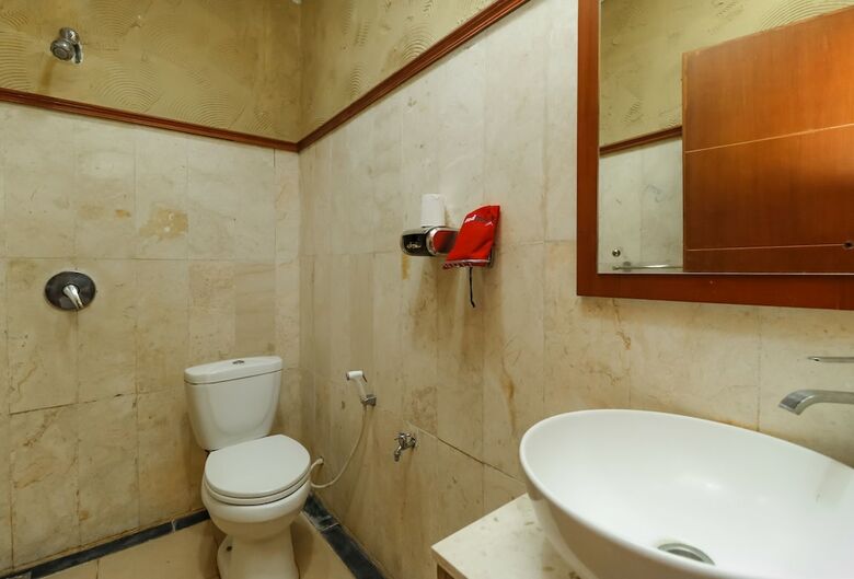 Hotel Reddoorz @ Desa Cijulang Sentul