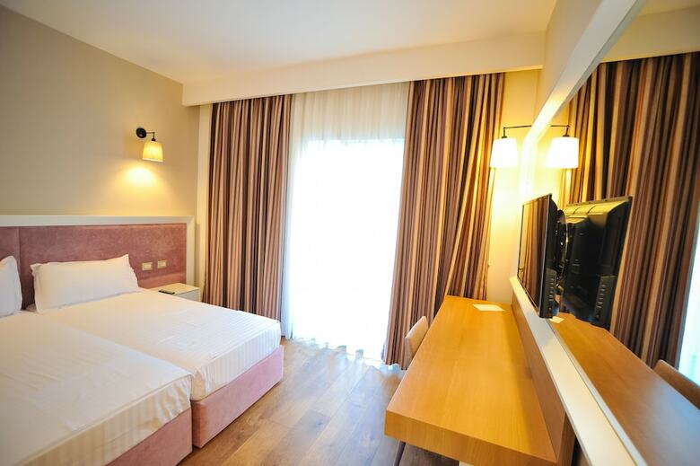 Hotel Sandy Beach Resort