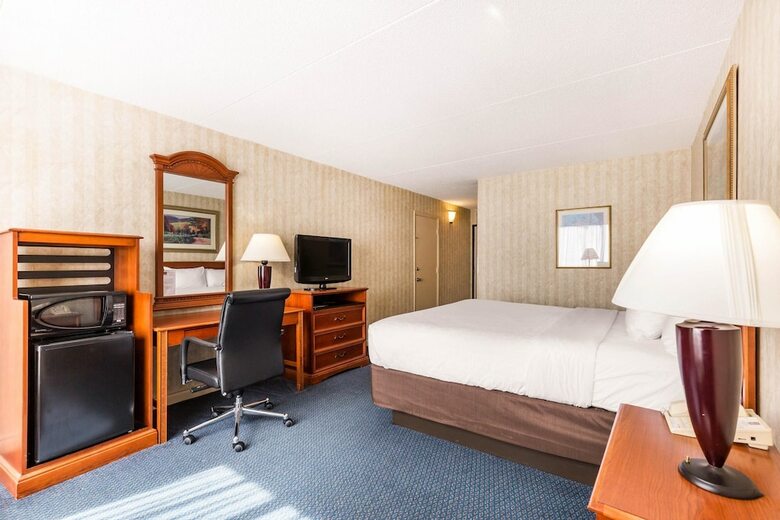 Clarion Hotel Williamsburg I-64