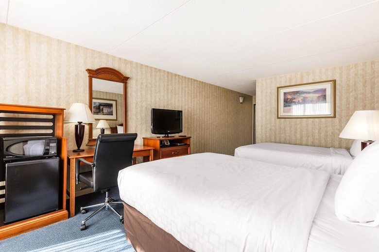 Clarion Hotel Williamsburg I-64