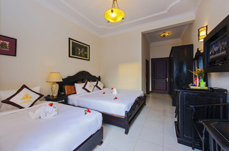 Lu Na Diamond Riverside Hotel