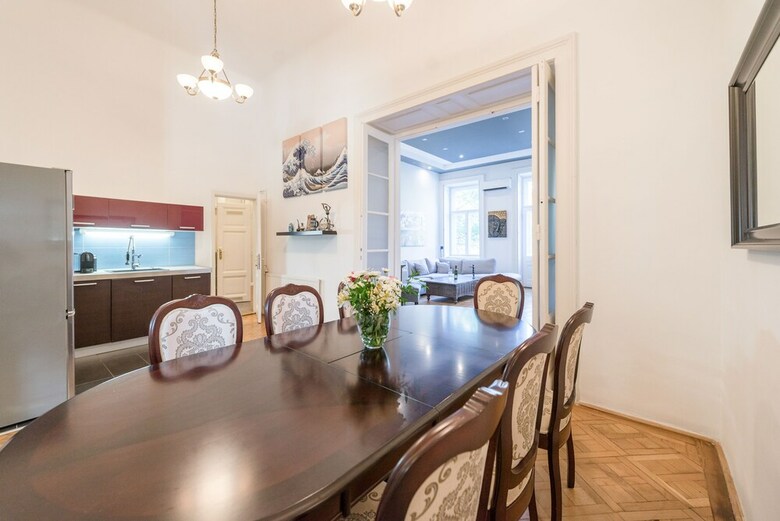 Oasis Apartments - Broadway II
