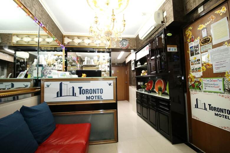 Hotel Toronto Inn