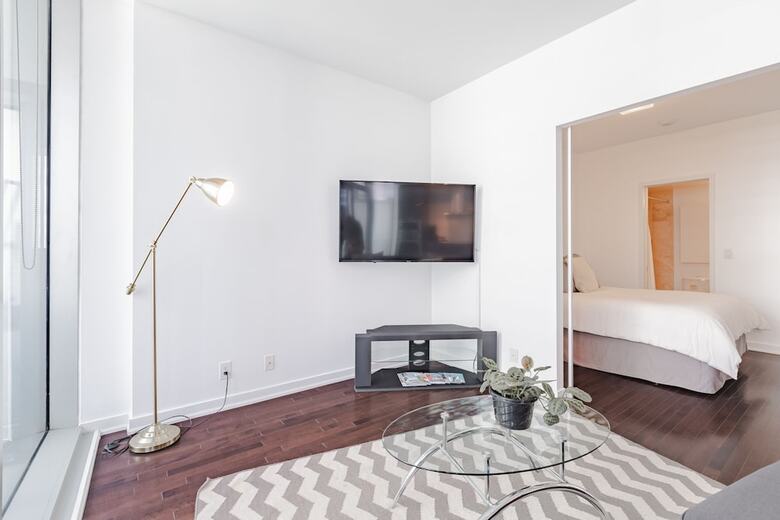 Noel Suites - York And Harbour St.