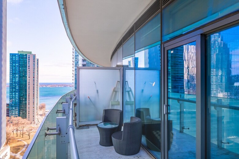 Noel Suites - York And Harbour St.