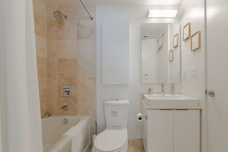 Noel Suites - York And Harbour St.