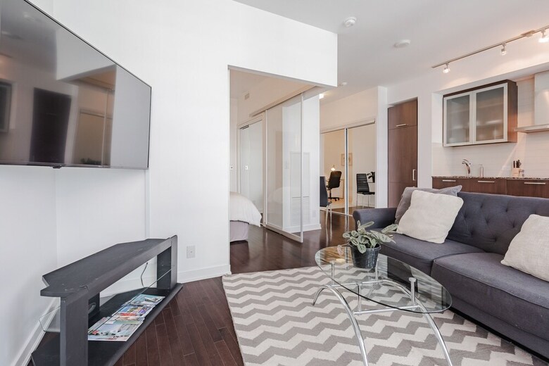 Noel Suites - York And Harbour St.