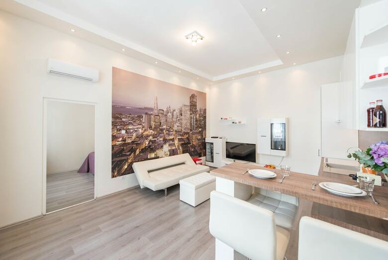 Oasis Apartments - Westend III