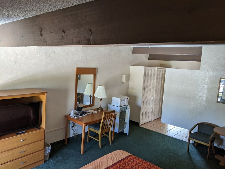 Hotel Golden Host Resort