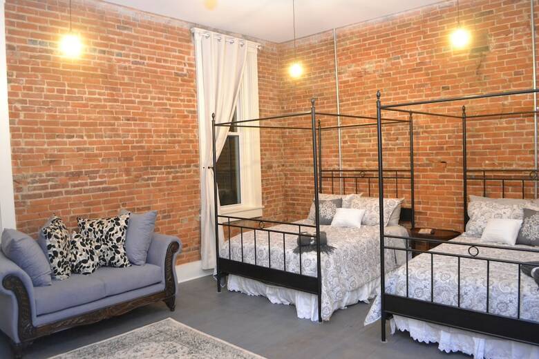 Hotel Eighteen-ninety Sleepover