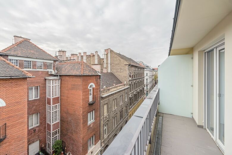 Oasis Apartments - King Street II