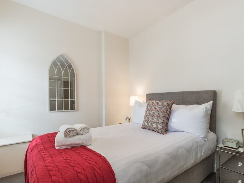 Apartamentos The Eamon Develara Suite - Hiphipstay