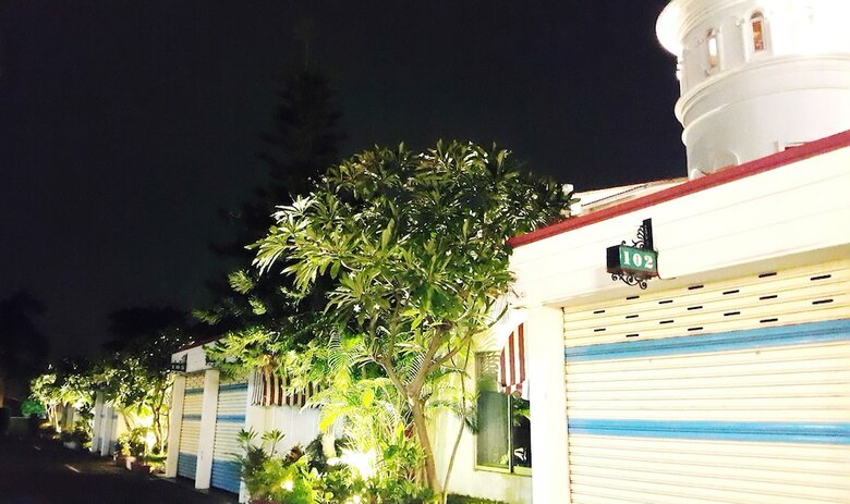 Yifeng Business Motel