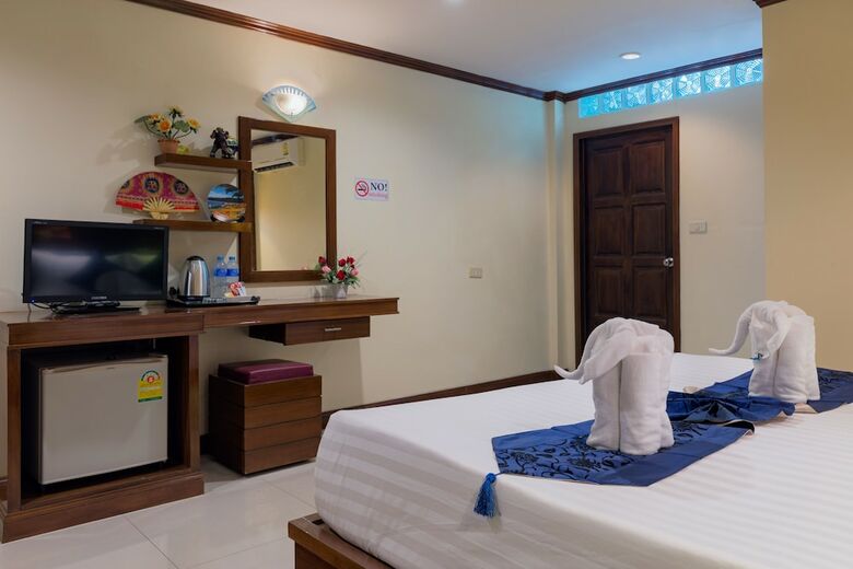 P R Patong Hotel